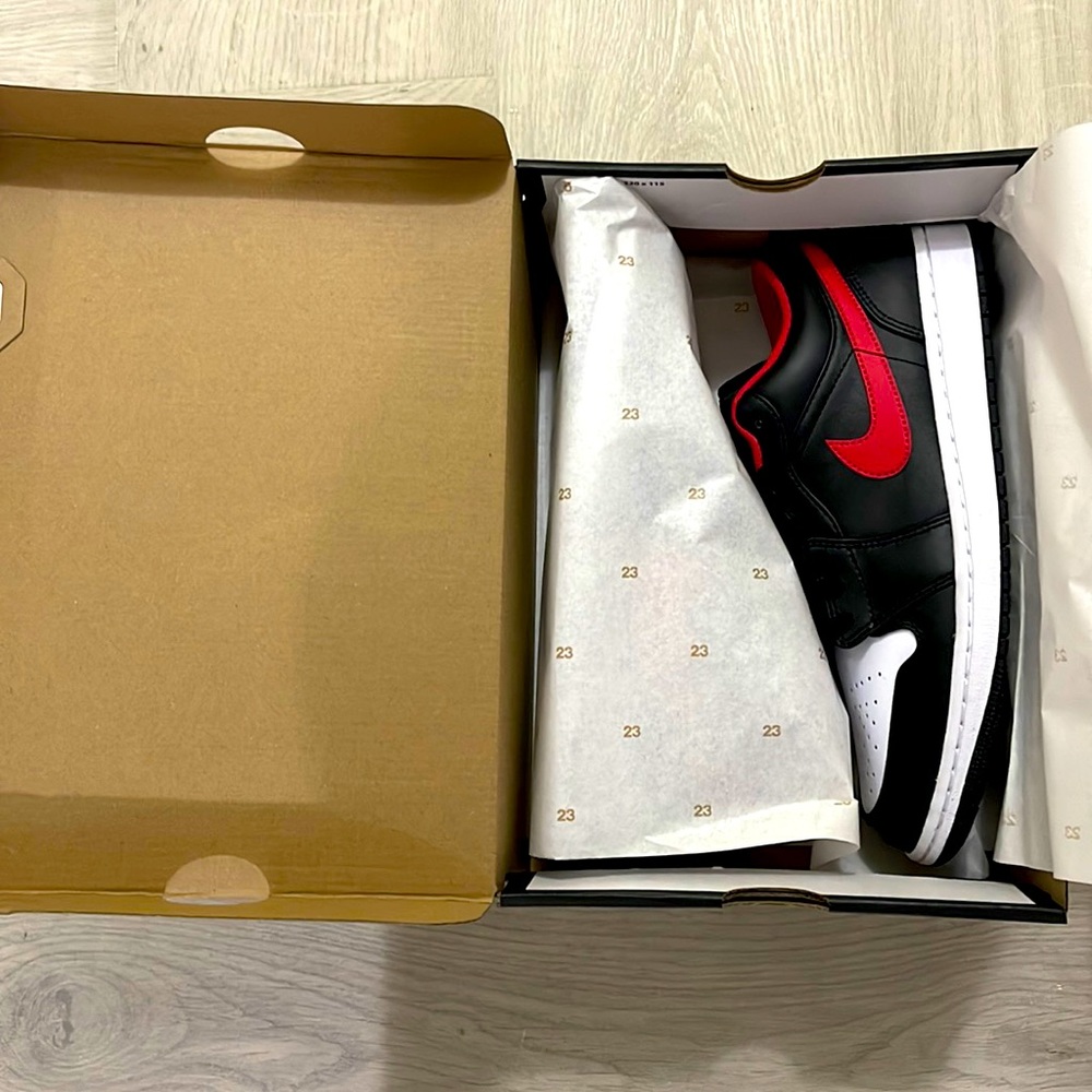 Nike Jordan 1 Low size 9.5 men